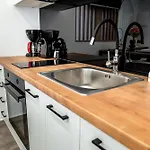 Konstantina'S & Nicol'S Studios