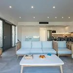 Myrtle Villa By Vintage Travel
