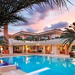 Palm Hill Villa, Royal Retreat, By Thinkvilla