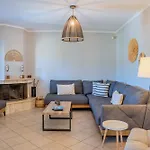 Luxury Garden Villa - Elegant Rural Retreat, Heated Pool