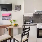 Punto Central Home In Heraklio City