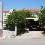 Christina'S Villa With Sea View