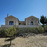 Seistron Villa