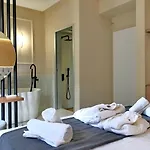 Goldenroyalsuites