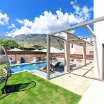 Ferienhaus Fuer 10 Personen In Kournas, Kreta West Kreta