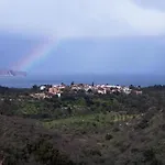Ferienhaus In Douliana Mit Grossem Balkon