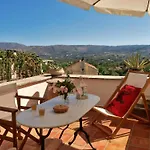 Ferienhaus In Douliana Mit Grossem Balkon