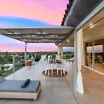 Olivengruene Villa Mit Privatem Beheiztem Pool