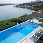 Luxury Villa Mythos