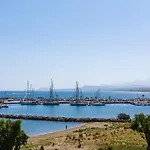 Chryssi Seafront Living 02, Stylish Apt Up To 4 In Rethymno!