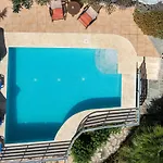 Bezari Pool Villa