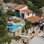 Bezari Pool Villa