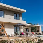 Villa Orientem Bis By Posarellivillas