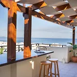 Michalis Apartment With Outdoor Jacuzzi