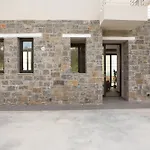 Vista Komos Villa 2, New Building
