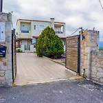 Relaxing Family Maisonette With Yard