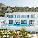 Villa Omorfi