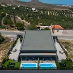 Villa Ria, 4 Bedrooms With Private Pool & Sea View