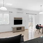 Chrysi - Three Bedroom Suite