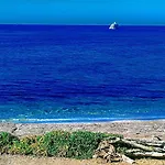 Sea Sand And Sun Beachfront Holidy Apartment