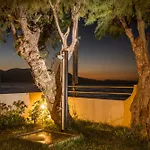 Big Blue Exclusive Beachfront Villa