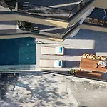 Elmima Luxury Villa 'By Checkin'