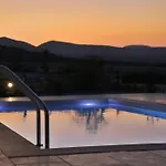 Sternes Panorama Executive Villa With Pool