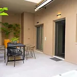 Iaspis Luxury Apartment With Jacuzzi