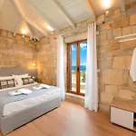 Soluna Villa