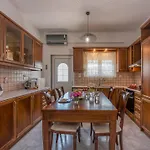Achilleas Deluxe Αpartment -Pet Friendly-Parking-Mountain View