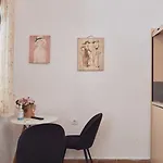 Studio Lefaki
