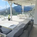 Villa Estee, Luxury Villa With Private Infinity Pool And Jacuzzi