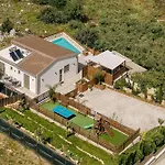 Halaro Villa