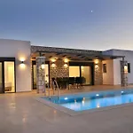 Sternes Tropicana Executive Villa With Pool