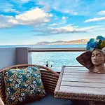 Orpheus House Beachfront 2Bdr