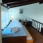 Diktamo House