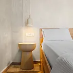 Nikos Apartments