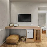 Nikos Apartments