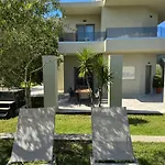 Villa Marian With Private Swimming Pool & Jacuzzi