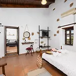 Villa Roupes Stone
