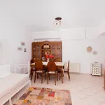 Lilian'S House