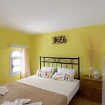 Kamaria Apartments