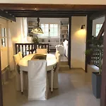 Oros Residence
