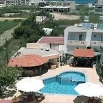 Albatross Studios & Apartments