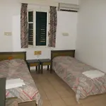 Pela Mare Apartments