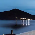 Elounda Apartments By The Sea