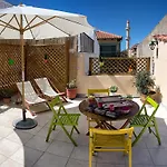 Amyrsa'S House Of Character