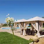 Ran-Mari Apartments