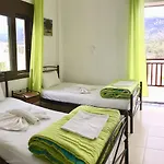 Platanos Rooms