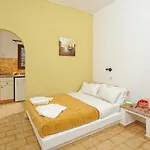 Stelios Apartments